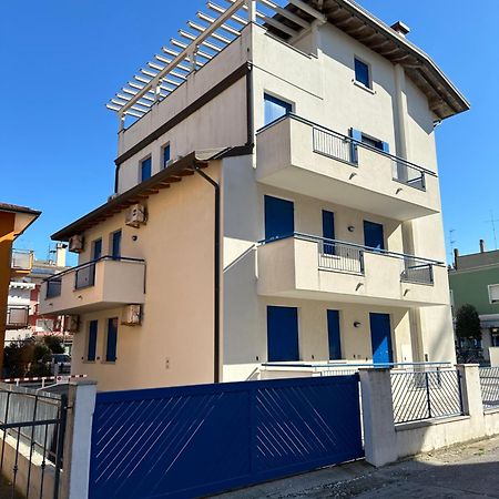 Residence Stefania Attici Su 2 Livelli - Agenzia Cocal Caorle Bagian luar foto